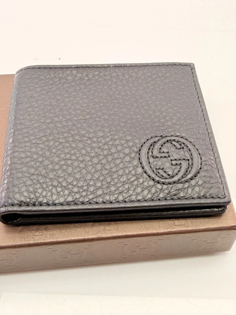 Gucci Black Textured Leather Men’s Black Bifold Wallet New